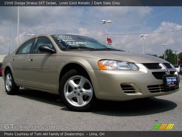 2006 Dodge Stratus SXT Sedan in Linen Gold Metallic