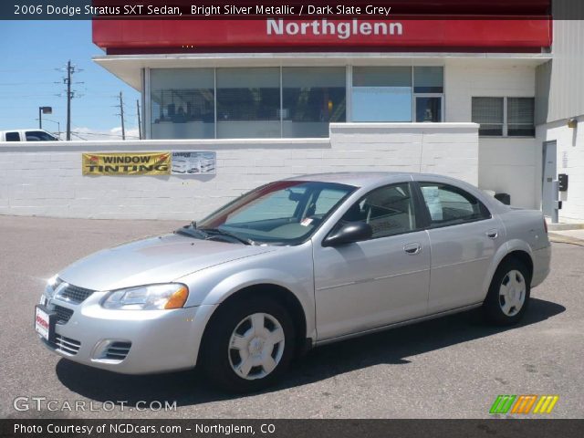2006 Dodge Stratus SXT Sedan in Bright Silver Metallic