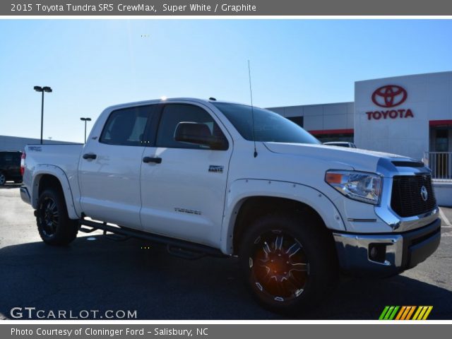 2015 Toyota Tundra SR5 CrewMax in Super White