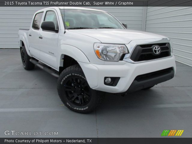 2015 Toyota Tacoma TSS PreRunner Double Cab in Super White