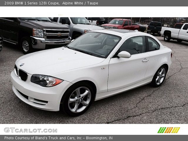 2009 BMW 1 Series 128i Coupe in Alpine White