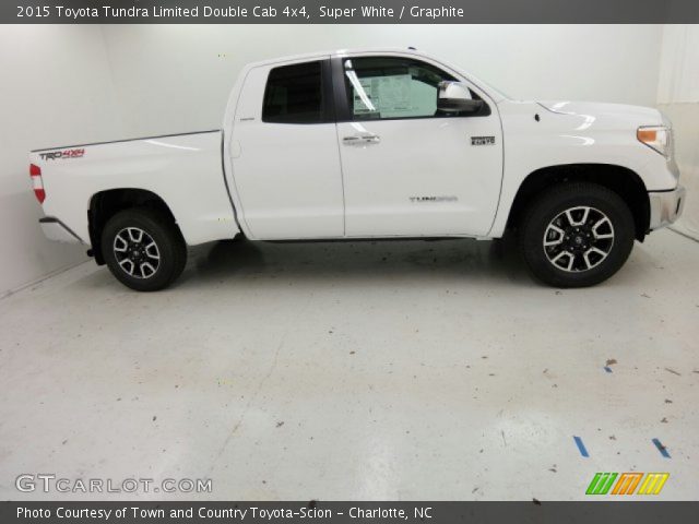 2015 Toyota Tundra Limited Double Cab 4x4 in Super White