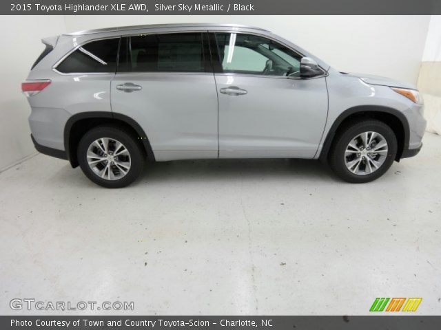 2015 Toyota Highlander XLE AWD in Silver Sky Metallic
