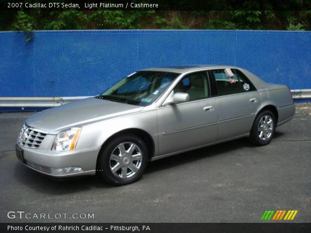 2007 Cadillac DTS Sedan in Light Platinum