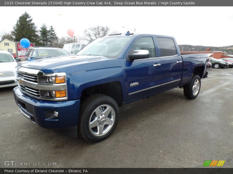 Front 3/4 View of 2015 Silverado 2500HD High Country Crew Cab 4x4