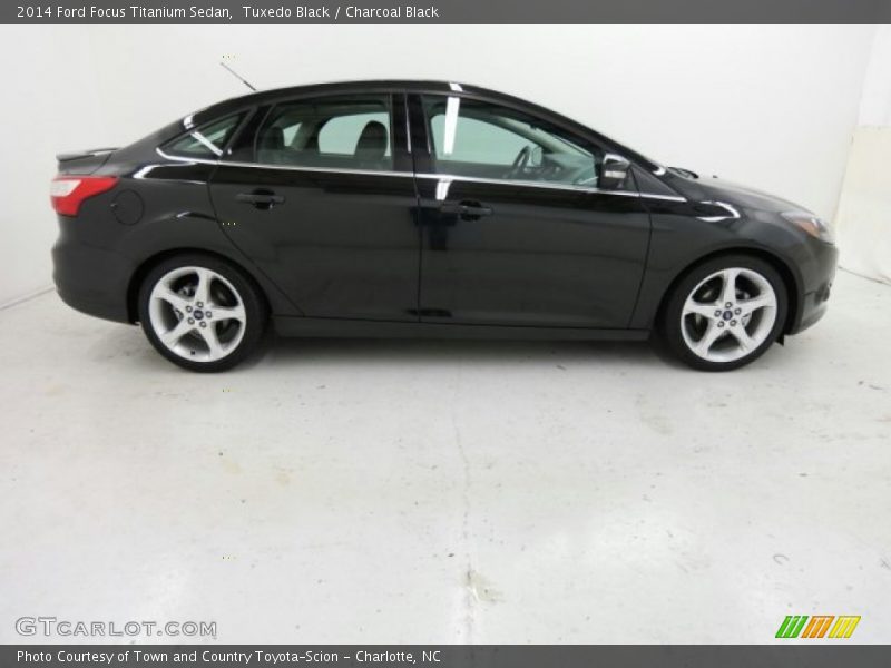 Tuxedo Black / Charcoal Black 2014 Ford Focus Titanium Sedan