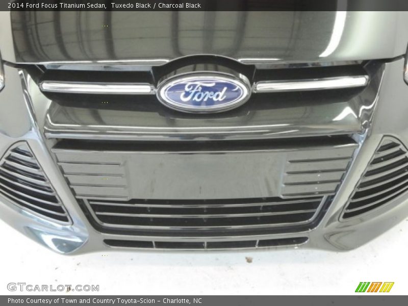 Tuxedo Black / Charcoal Black 2014 Ford Focus Titanium Sedan