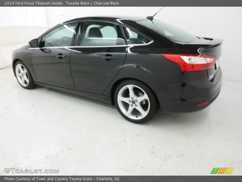 Tuxedo Black / Charcoal Black 2014 Ford Focus Titanium Sedan