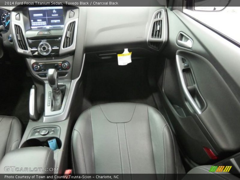 Tuxedo Black / Charcoal Black 2014 Ford Focus Titanium Sedan