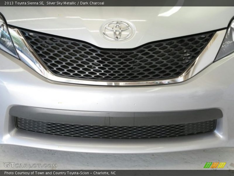 Silver Sky Metallic / Dark Charcoal 2013 Toyota Sienna SE