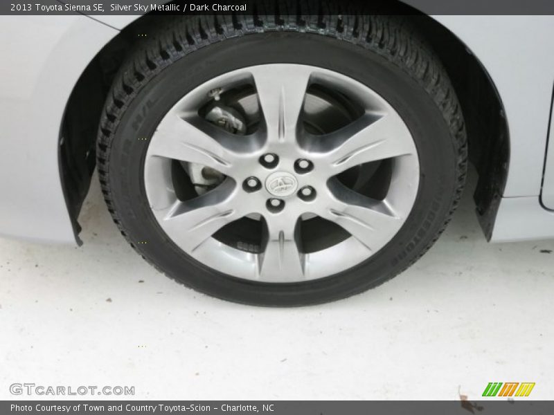 Silver Sky Metallic / Dark Charcoal 2013 Toyota Sienna SE