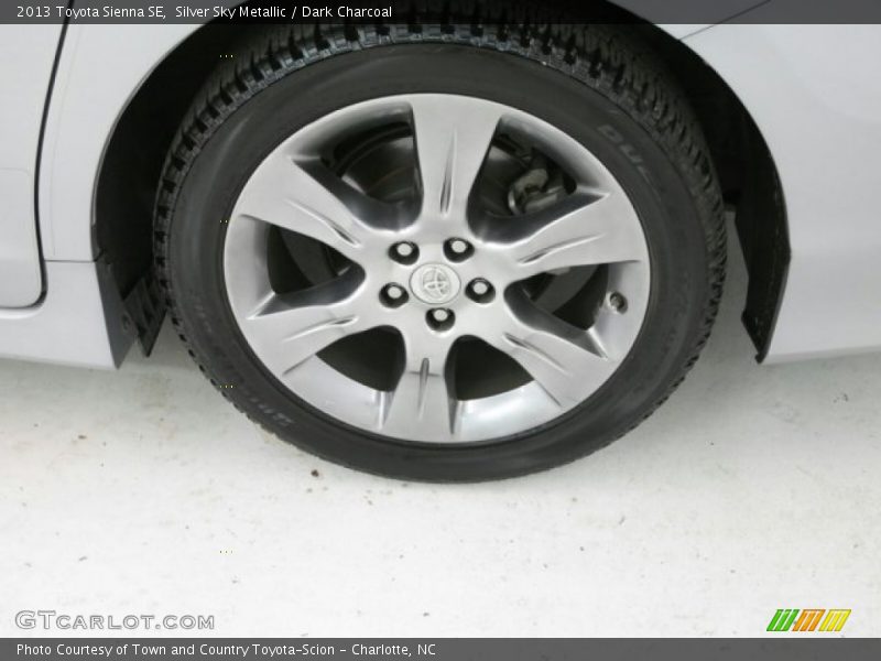 Silver Sky Metallic / Dark Charcoal 2013 Toyota Sienna SE