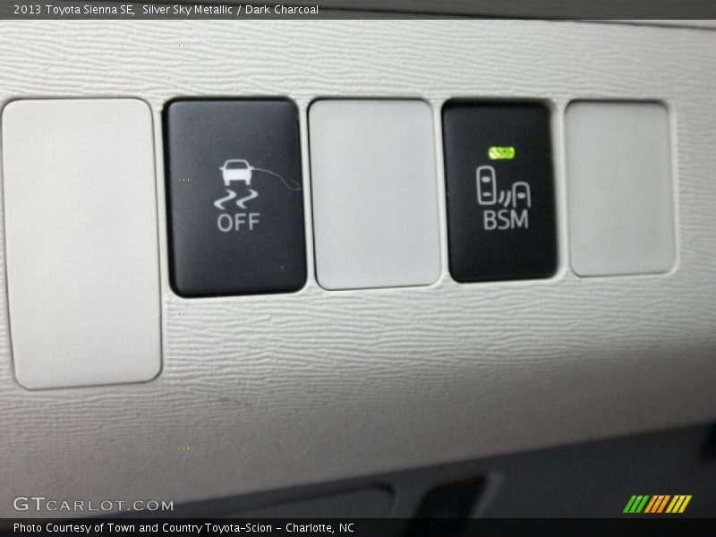Silver Sky Metallic / Dark Charcoal 2013 Toyota Sienna SE