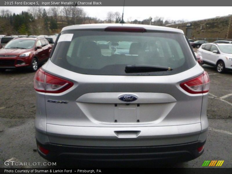Ingot Silver Metallic / Charcoal Black 2015 Ford Escape S