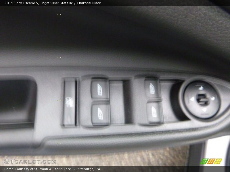 Ingot Silver Metallic / Charcoal Black 2015 Ford Escape S