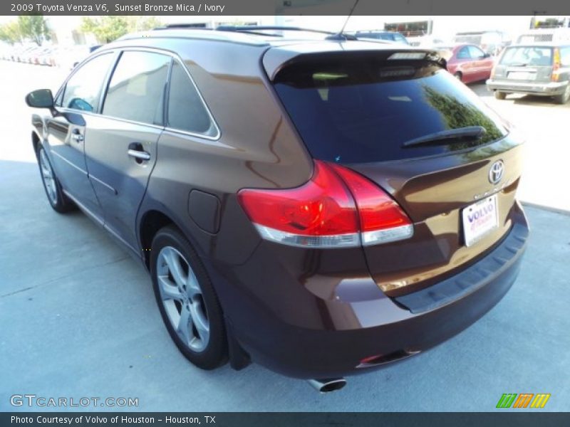 Sunset Bronze Mica / Ivory 2009 Toyota Venza V6