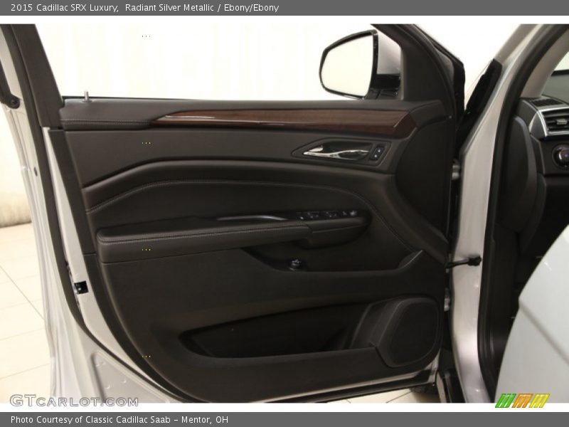 Radiant Silver Metallic / Ebony/Ebony 2015 Cadillac SRX Luxury