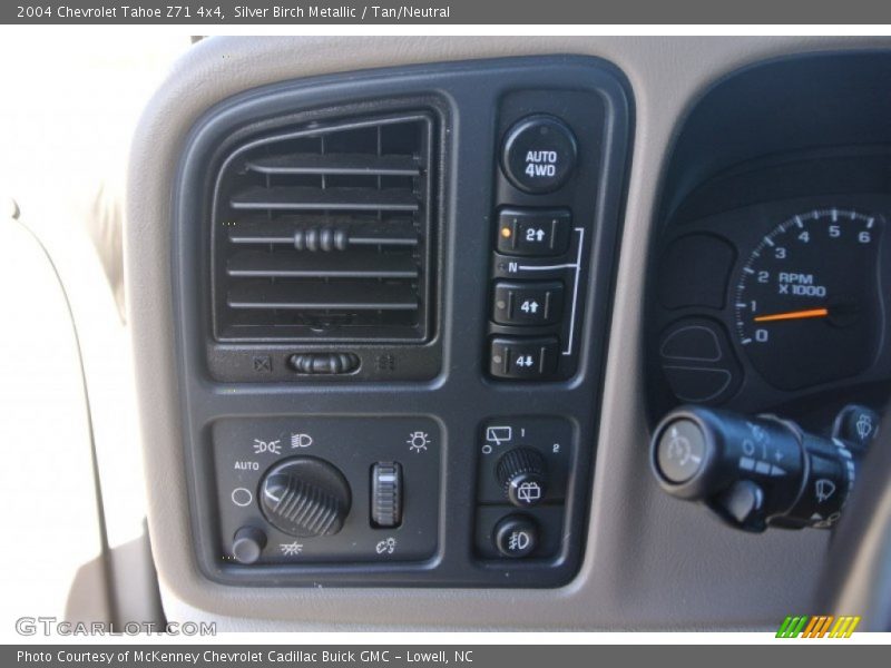 Silver Birch Metallic / Tan/Neutral 2004 Chevrolet Tahoe Z71 4x4