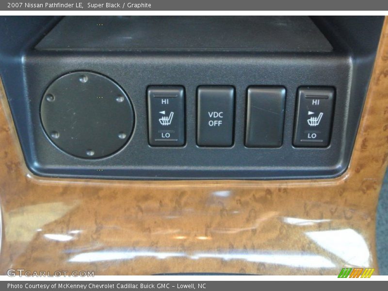 Super Black / Graphite 2007 Nissan Pathfinder LE