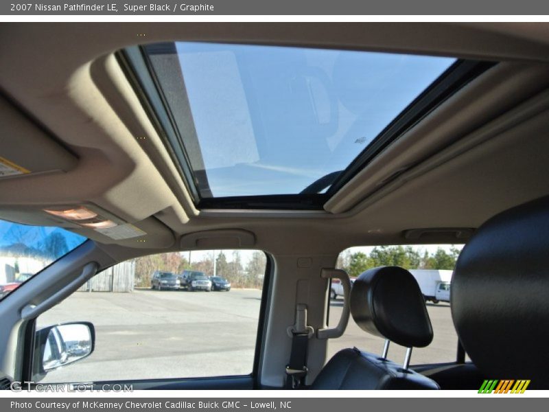 Super Black / Graphite 2007 Nissan Pathfinder LE