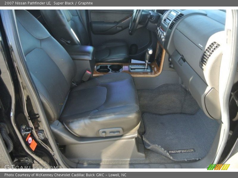Super Black / Graphite 2007 Nissan Pathfinder LE