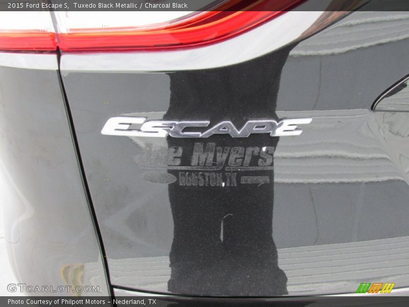 Tuxedo Black Metallic / Charcoal Black 2015 Ford Escape S