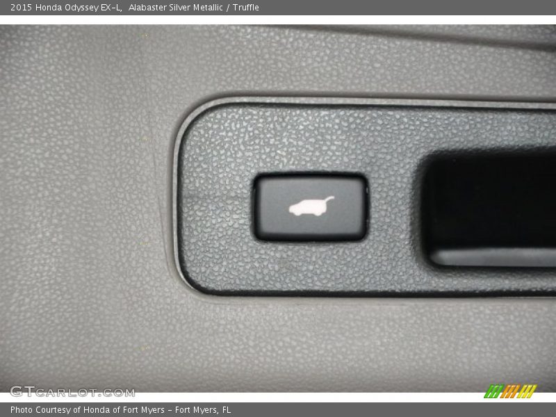 Alabaster Silver Metallic / Truffle 2015 Honda Odyssey EX-L
