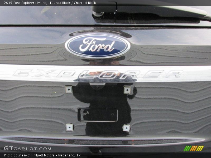 Tuxedo Black / Charcoal Black 2015 Ford Explorer Limited