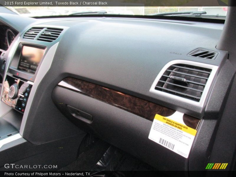 Tuxedo Black / Charcoal Black 2015 Ford Explorer Limited