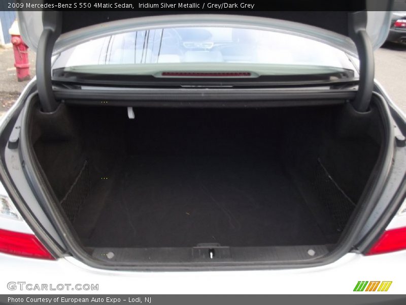 Iridium Silver Metallic / Grey/Dark Grey 2009 Mercedes-Benz S 550 4Matic Sedan