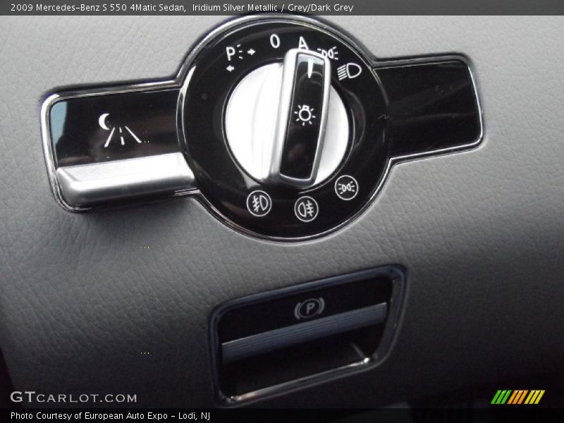 Iridium Silver Metallic / Grey/Dark Grey 2009 Mercedes-Benz S 550 4Matic Sedan