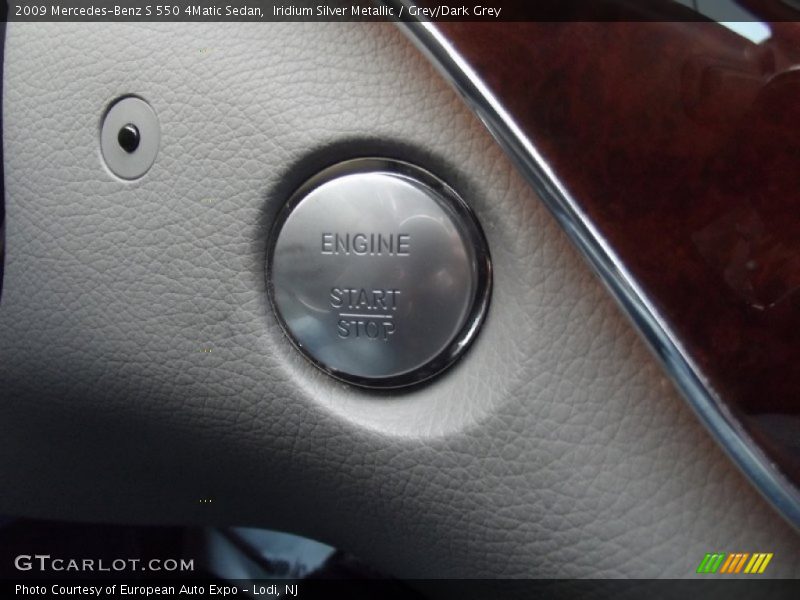 Iridium Silver Metallic / Grey/Dark Grey 2009 Mercedes-Benz S 550 4Matic Sedan