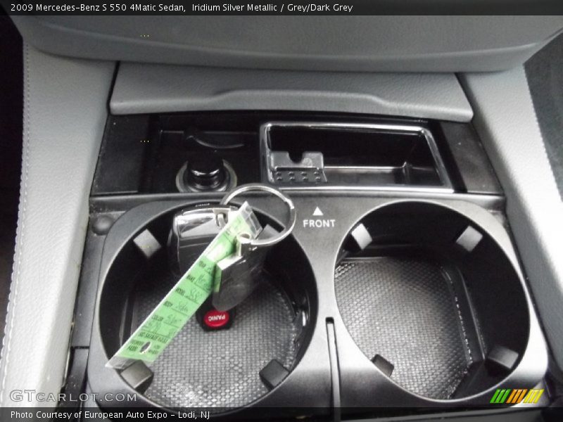 Iridium Silver Metallic / Grey/Dark Grey 2009 Mercedes-Benz S 550 4Matic Sedan