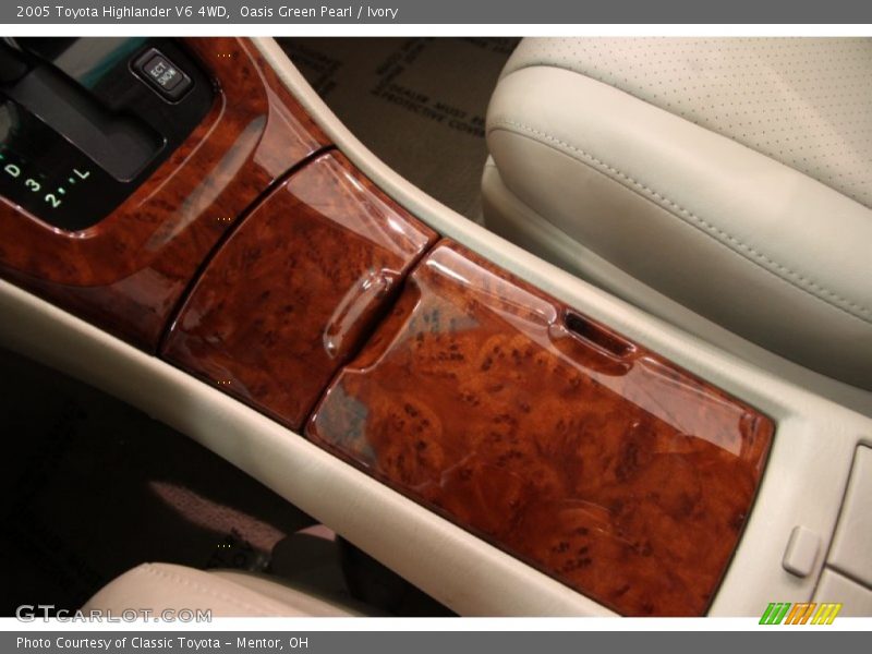 Oasis Green Pearl / Ivory 2005 Toyota Highlander V6 4WD
