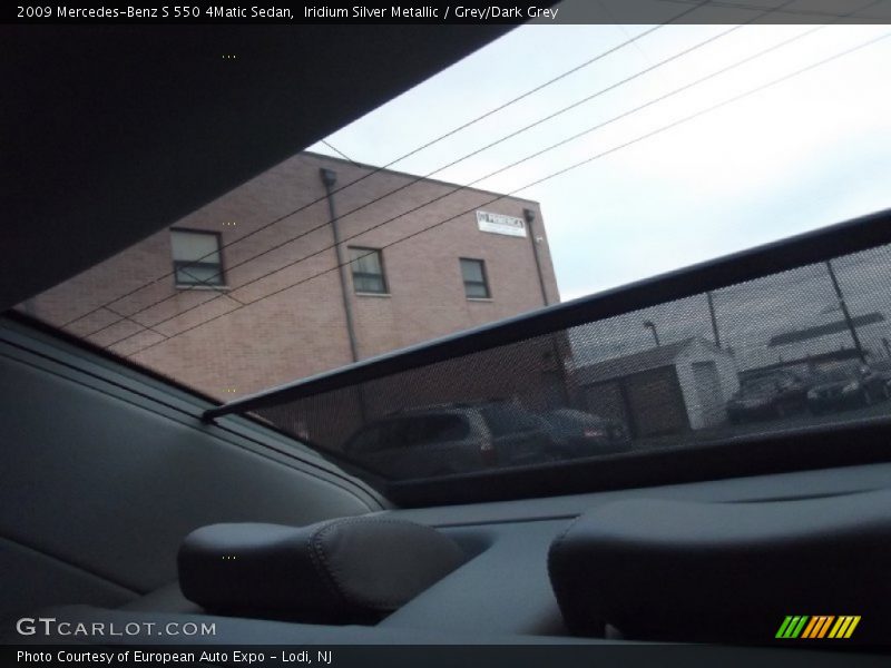 Iridium Silver Metallic / Grey/Dark Grey 2009 Mercedes-Benz S 550 4Matic Sedan
