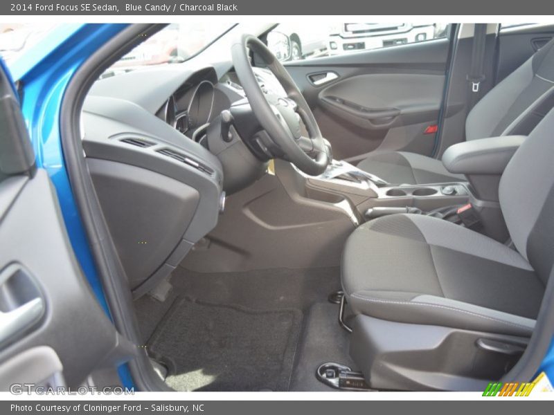 Blue Candy / Charcoal Black 2014 Ford Focus SE Sedan