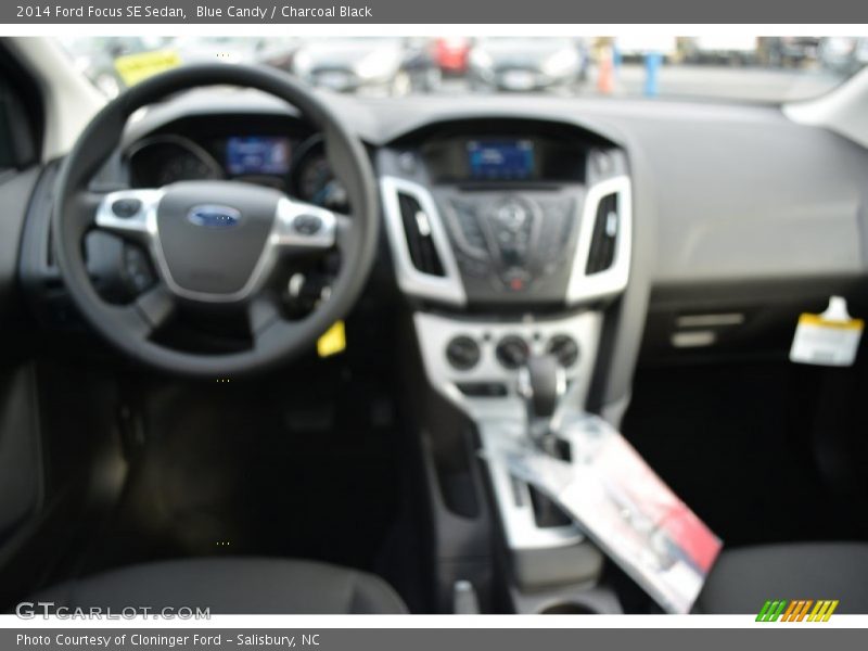 Blue Candy / Charcoal Black 2014 Ford Focus SE Sedan
