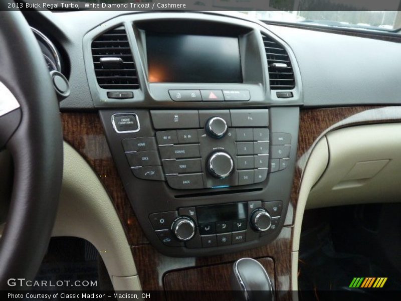 White Diamond Tricoat / Cashmere 2013 Buick Regal Turbo
