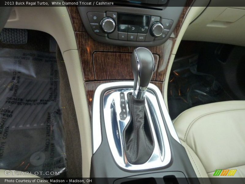 White Diamond Tricoat / Cashmere 2013 Buick Regal Turbo