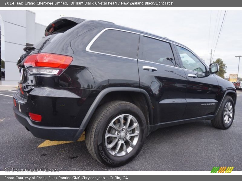 Brilliant Black Crystal Pearl / New Zealand Black/Light Frost 2014 Jeep Grand Cherokee Limited