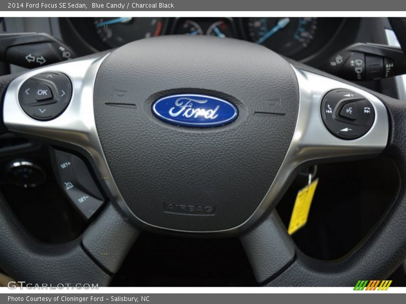 Blue Candy / Charcoal Black 2014 Ford Focus SE Sedan