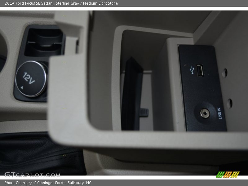 Sterling Gray / Medium Light Stone 2014 Ford Focus SE Sedan