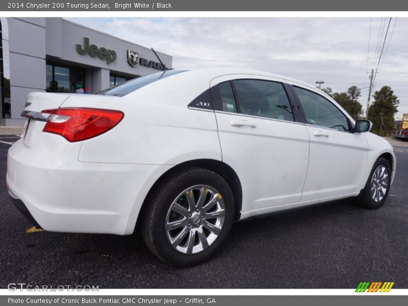 Bright White / Black 2014 Chrysler 200 Touring Sedan
