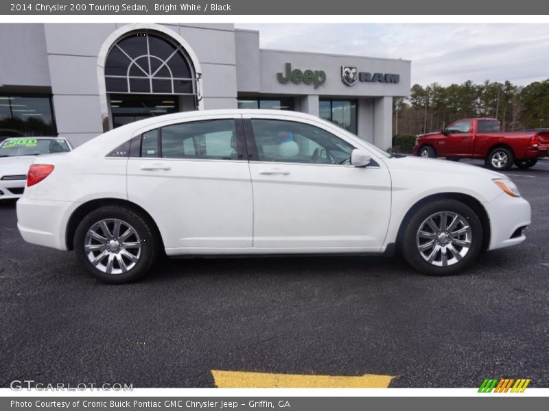 Bright White / Black 2014 Chrysler 200 Touring Sedan