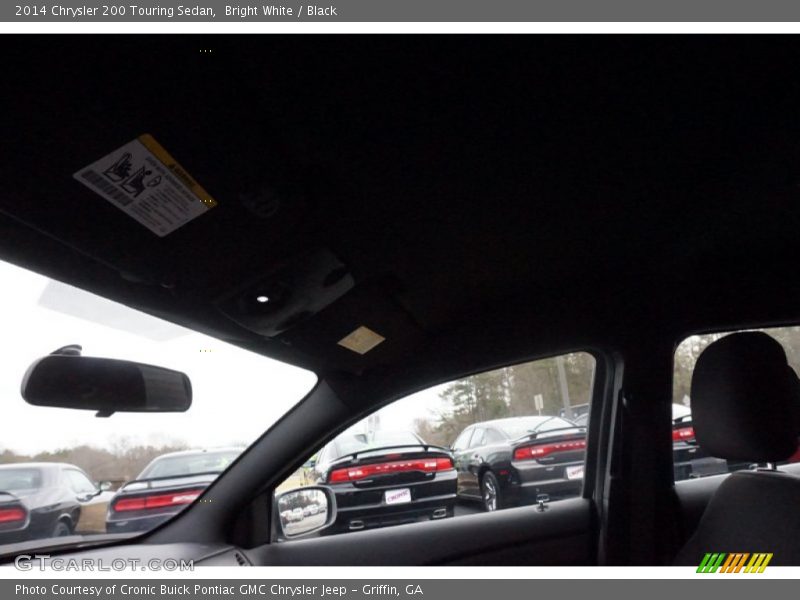 Bright White / Black 2014 Chrysler 200 Touring Sedan