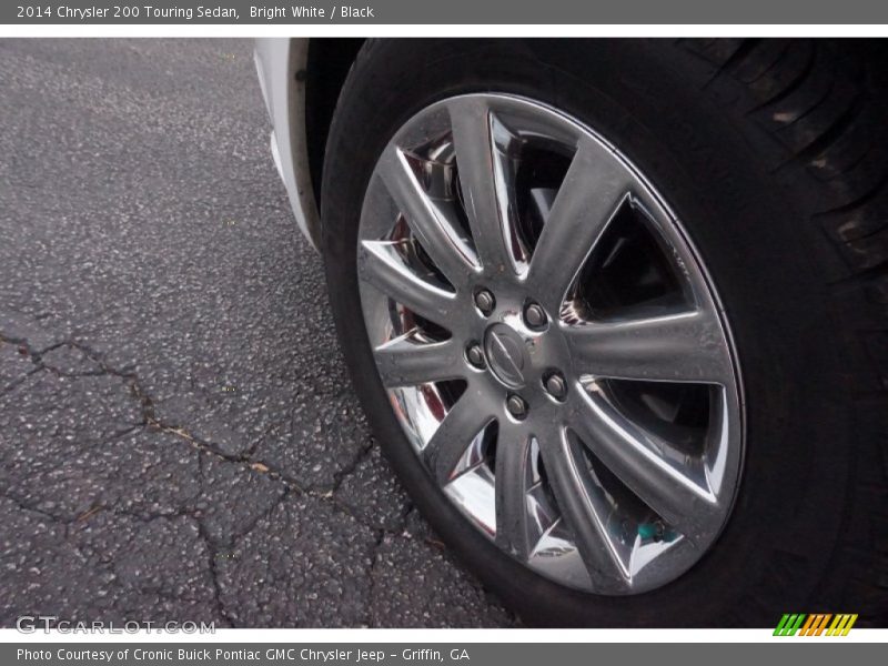 Bright White / Black 2014 Chrysler 200 Touring Sedan