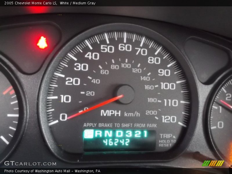 White / Medium Gray 2005 Chevrolet Monte Carlo LS