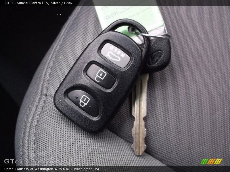 Silver / Gray 2013 Hyundai Elantra GLS