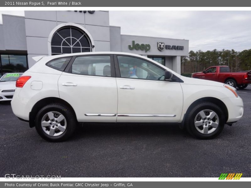 Pearl White / Black 2011 Nissan Rogue S