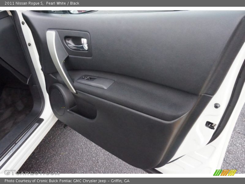 Pearl White / Black 2011 Nissan Rogue S